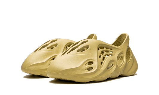Yeezy Foam RNNR Sulfur