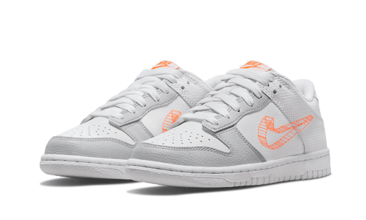 Nike Dunk Low SE Sketch Swoosh
