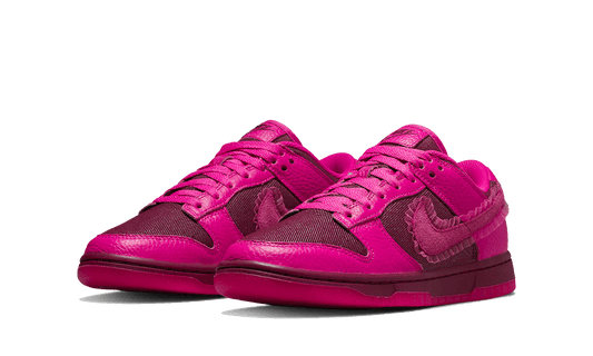 Dunk Low Valentines Day (2022)