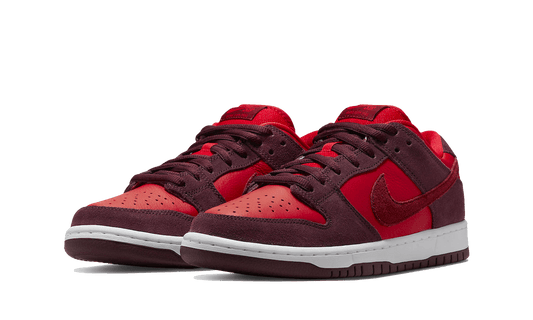 SB Dunk Low Cherry